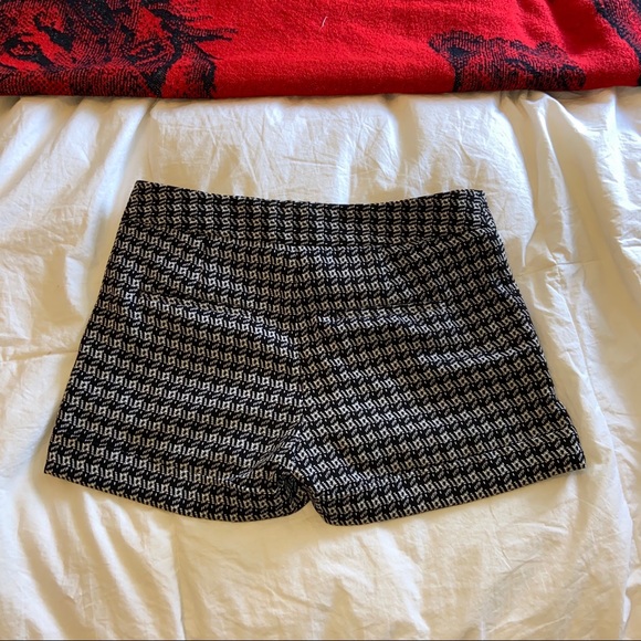 Express. Express shorts. Express shorts size 0. - Picture 3 of 5